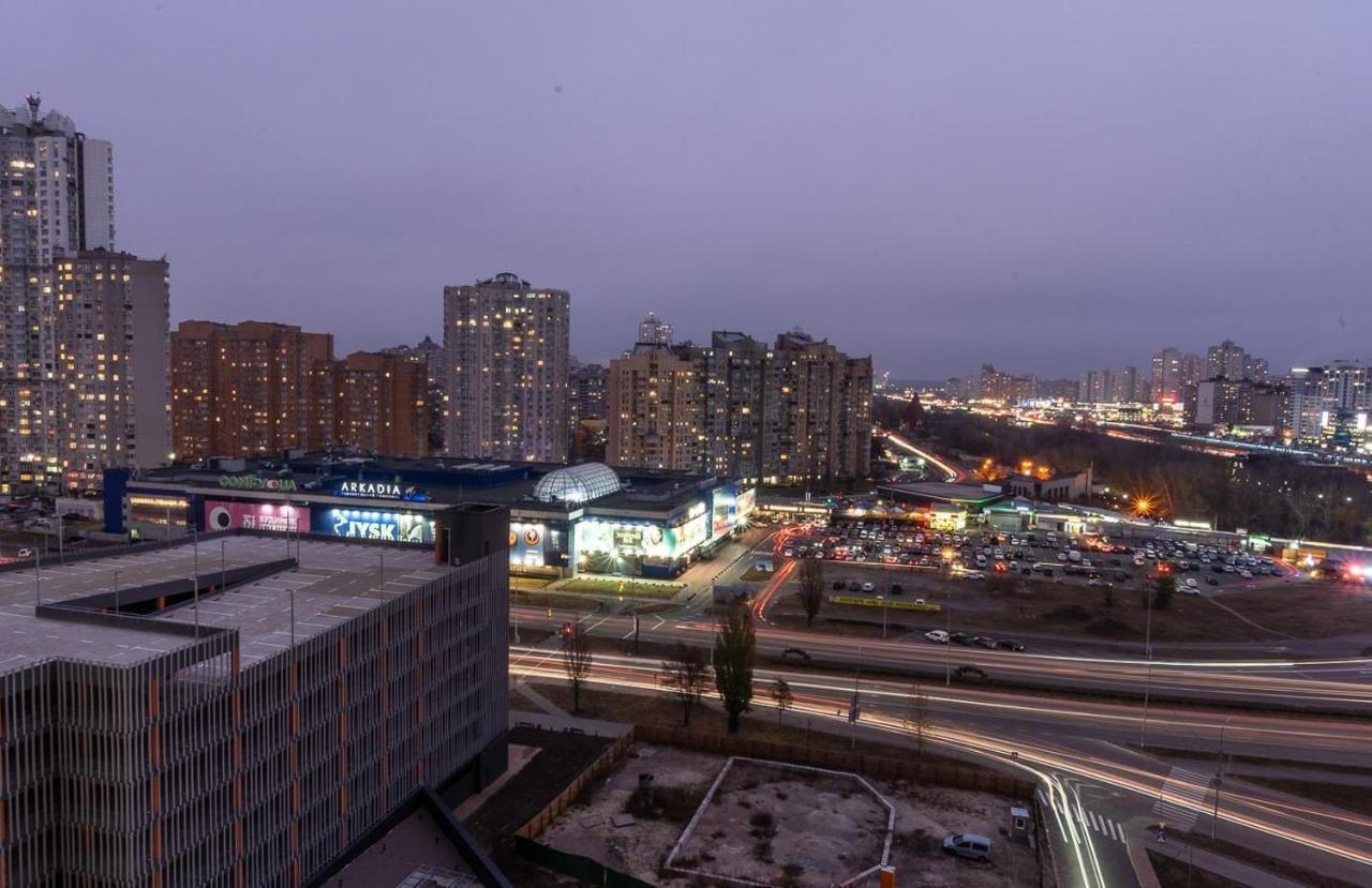 Seven: New Apartment with Designer Renovation on Dnipro Embankment Kyiv Exterior photo